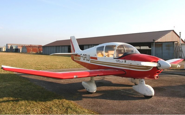  在默尔特和摩泽尔的首次飞行 